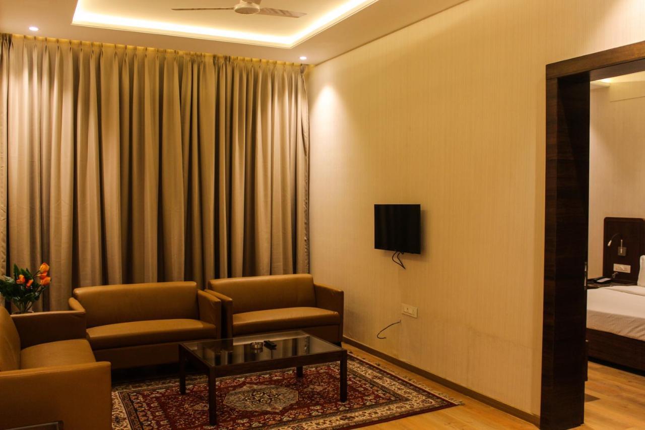 Hotel Rajhans Abhinandan بوبال المظهر الخارجي الصورة