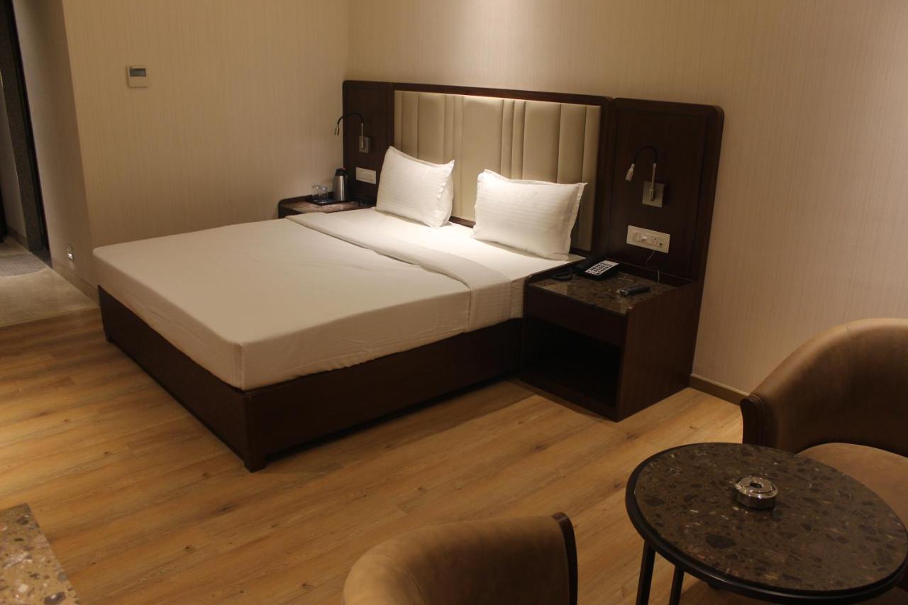 Hotel Rajhans Abhinandan بوبال المظهر الخارجي الصورة
